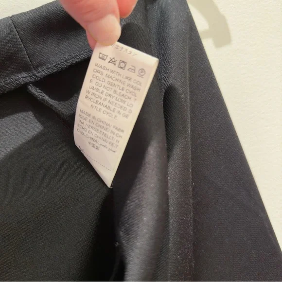 NWT- Verdusa Black Mini Skirt with Side Slit Size Small Woman’s - Picture 4 of 6